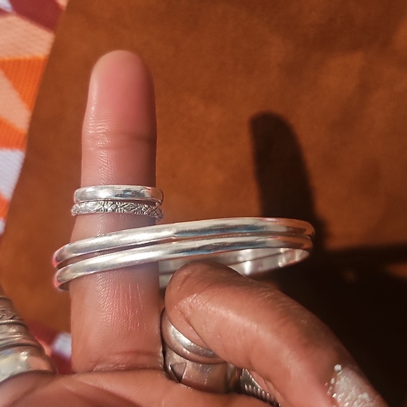 Ladies All Size 8 Sterling Silver Bangles and Rings Set Of Four Peices, New - Picture 2 of 8